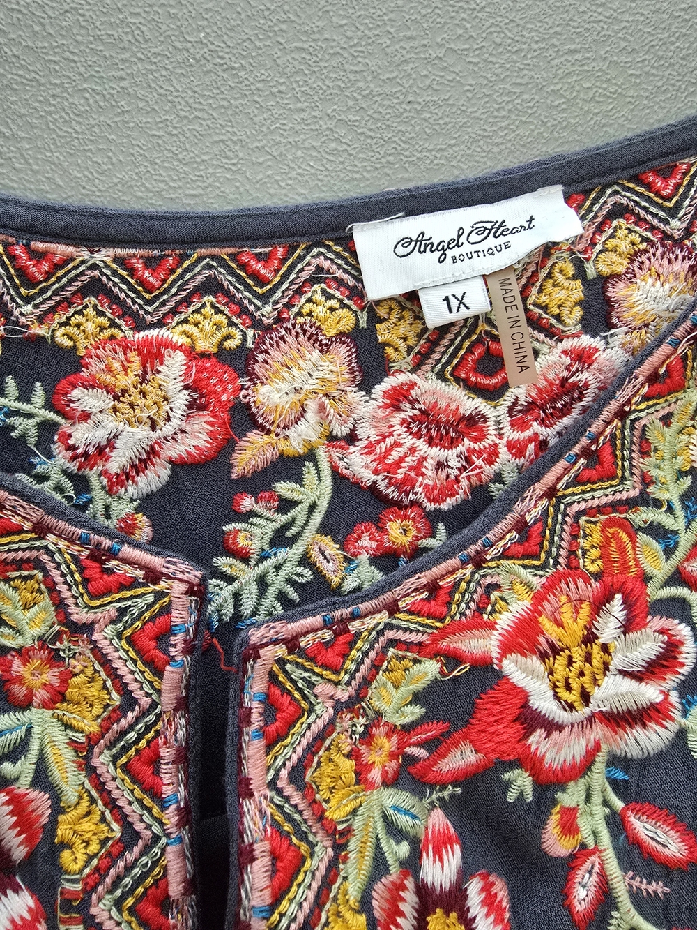 Embroidered Floral Tunic Top - Slate Blue - Picture 4 of 4
